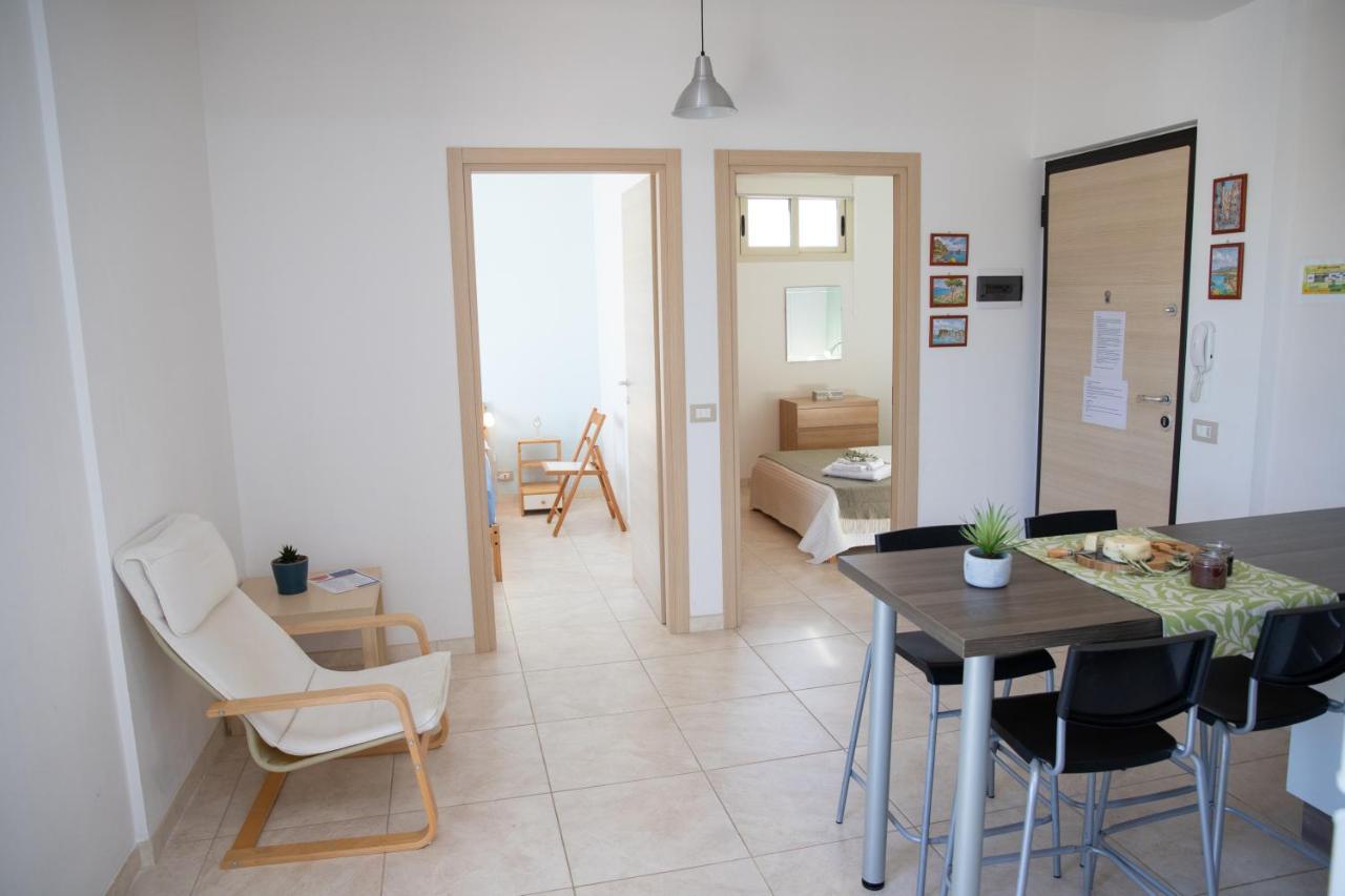 Mary Holiday House Appartement Marina di Ragusa Buitenkant foto