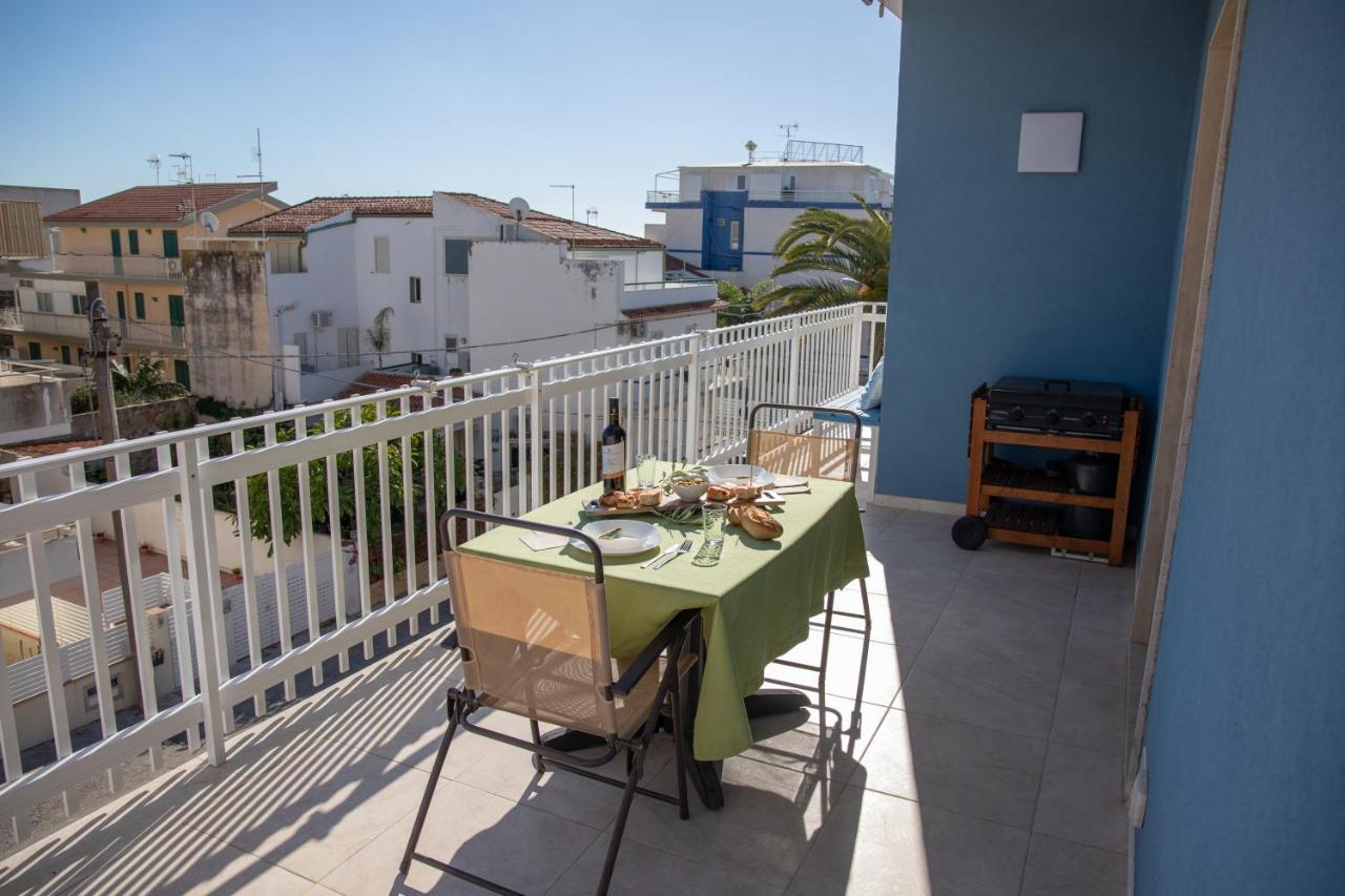 Mary Holiday House Appartement Marina di Ragusa Buitenkant foto