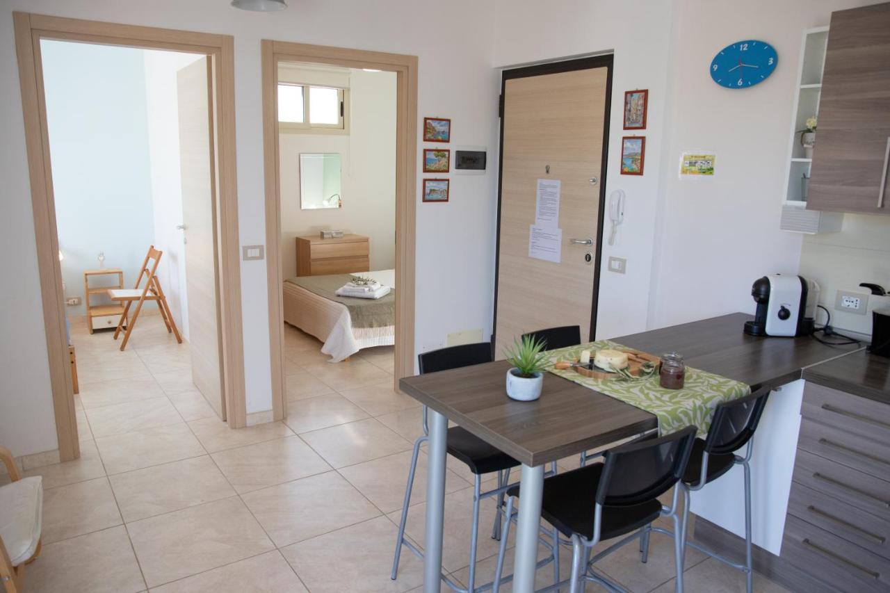 Mary Holiday House Appartement Marina di Ragusa Buitenkant foto